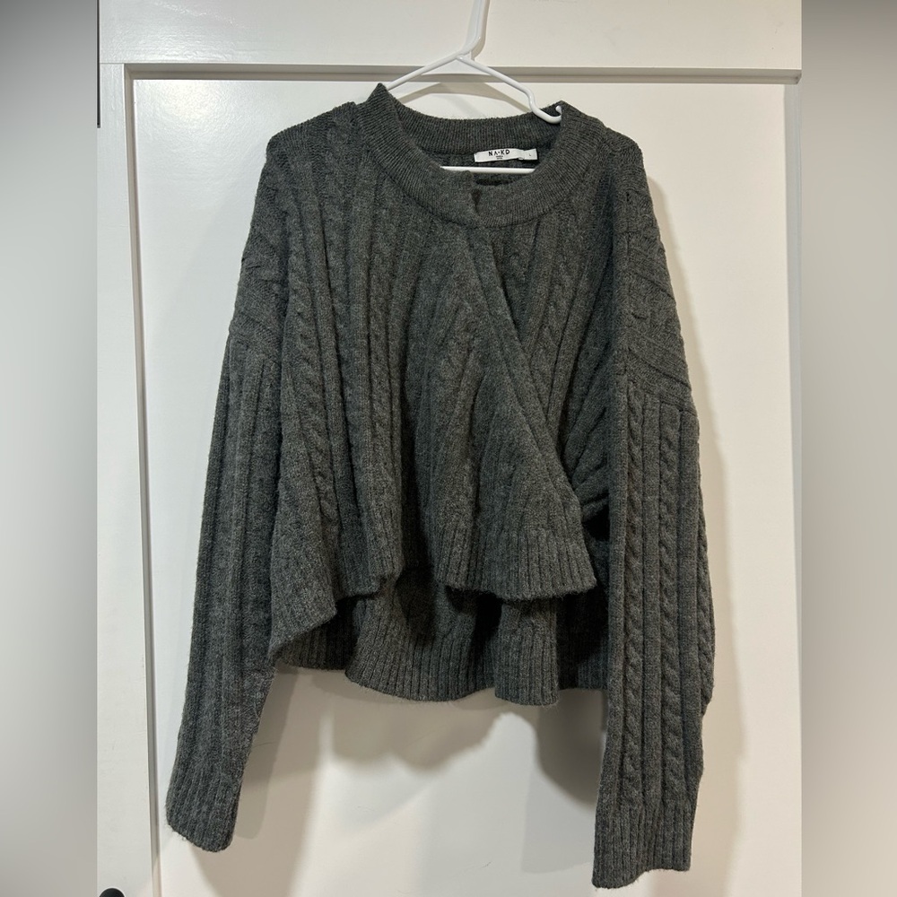 Na-Kd Gray Cable Knit Shrug